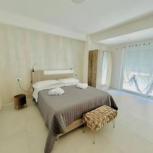 Aqua Marine B&B - Rooms And Apartments
